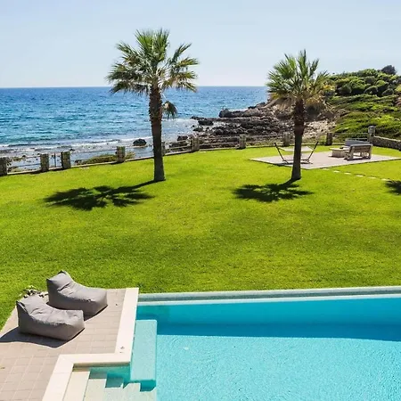 Villa Infinity Blue